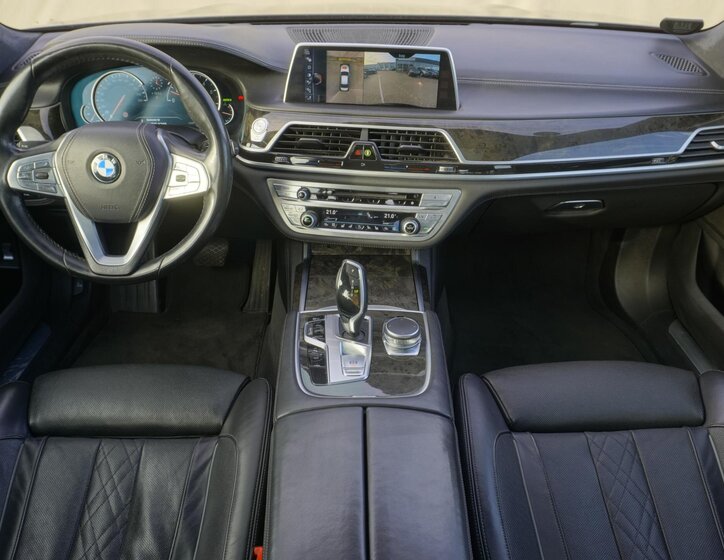 BMW Řada 7 28