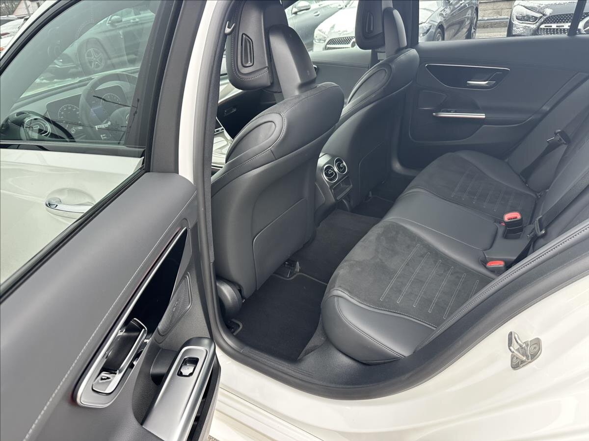 Mercedes-Benz Třídy C Sedan 2,0 l 145 kw