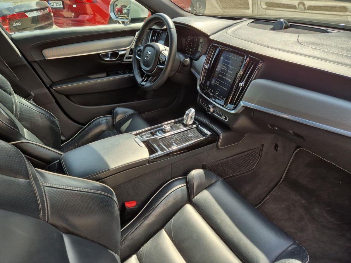 Volvo S90 Sedan 2,0 l 223 kw