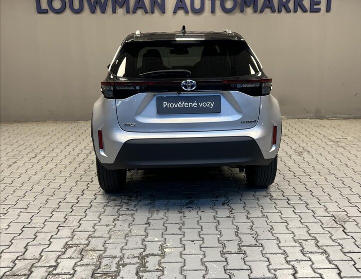 Toyota Yaris Cross 15