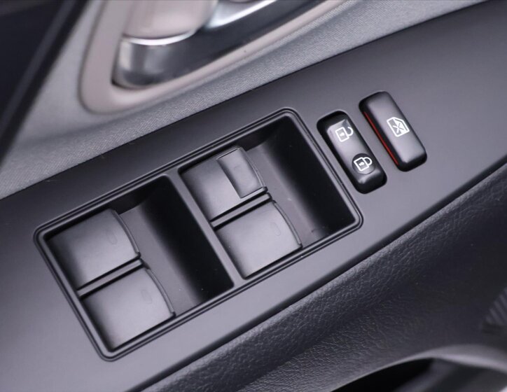 Toyota Avensis Kombi 2,0 l 105 kw