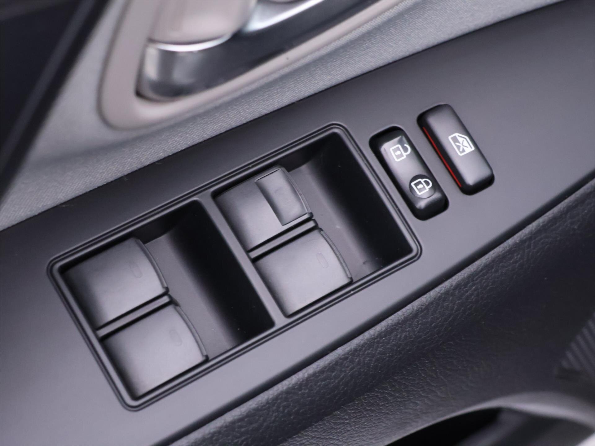 Toyota Avensis Kombi 2,0 l 105 kw