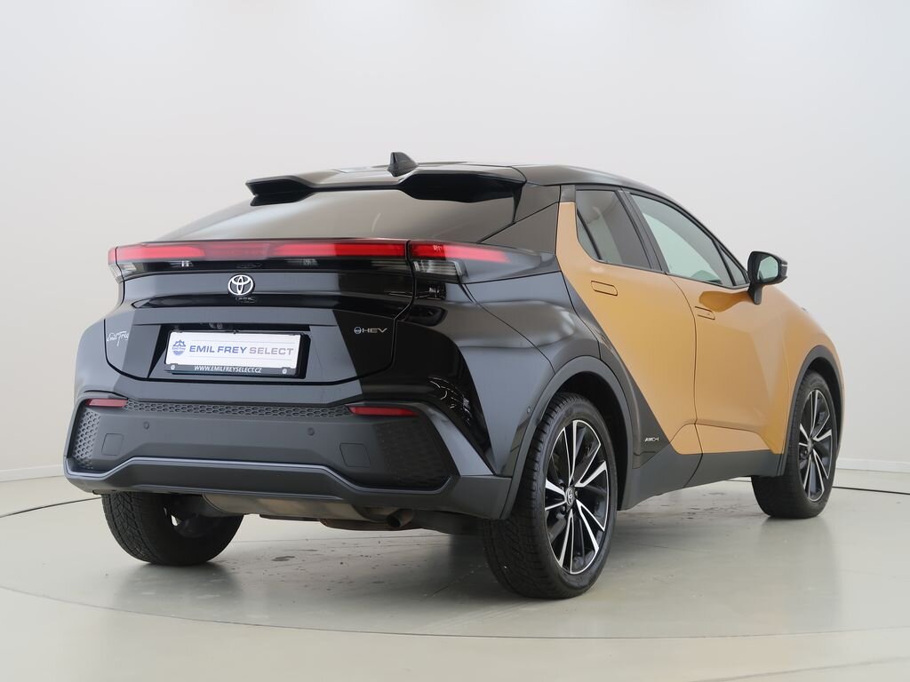 Toyota C-HR SUV / Terénní 2,0 l 112 kw