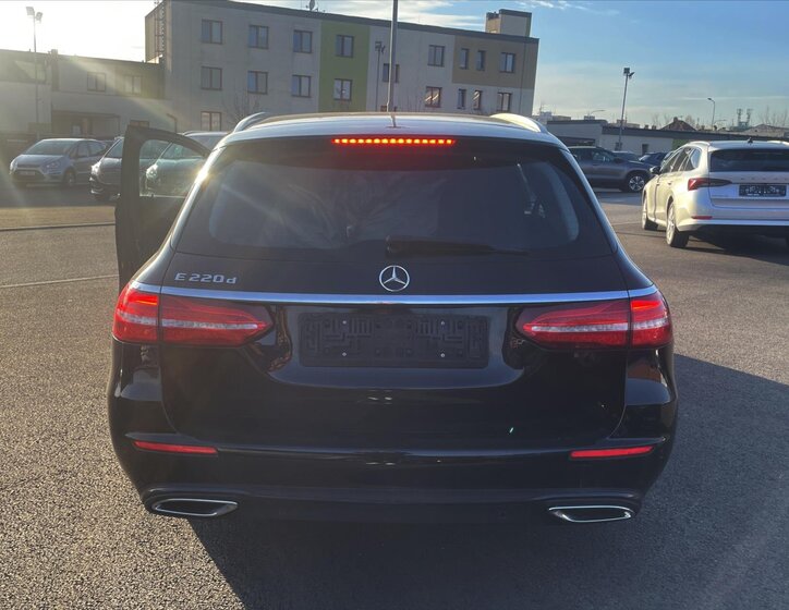 Mercedes-Benz Třídy E Kombi 2,0 l 143 kw