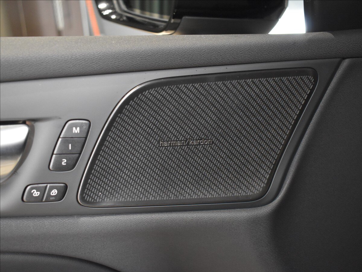 Volvo V60 Kombi 2,0 l 257 kw