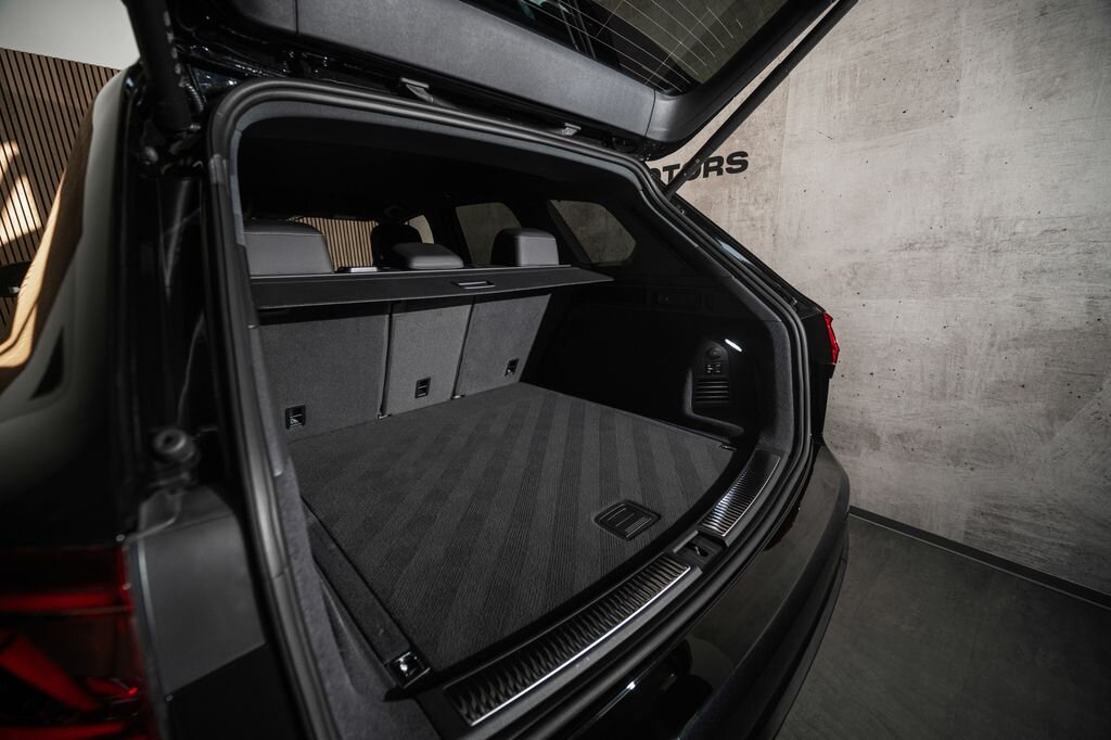 Volkswagen Touareg SUV / Terénní 3,0 l 210 kw