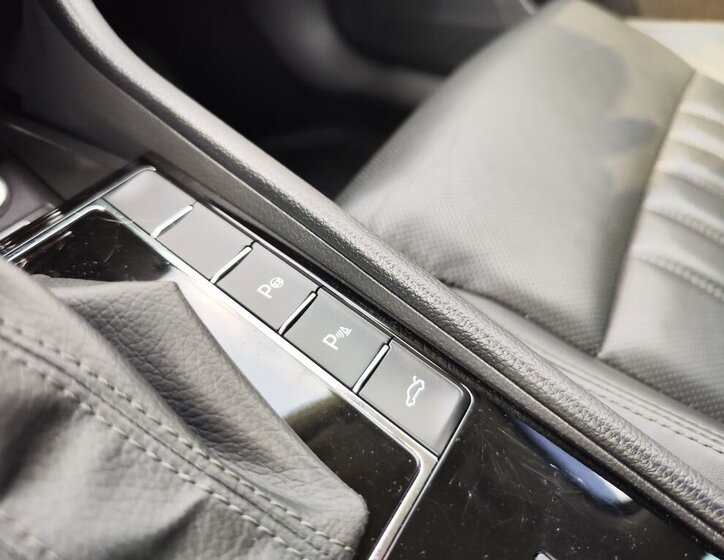 Škoda Superb Sedan / Limuzína 2,0 l 110 kw