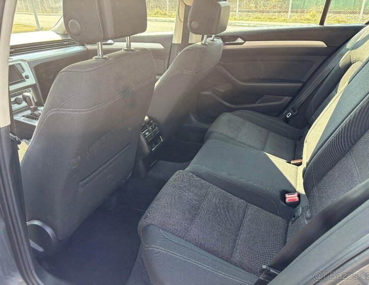 Volkswagen Passat Sedan / Limuzína 0,0 110 kw