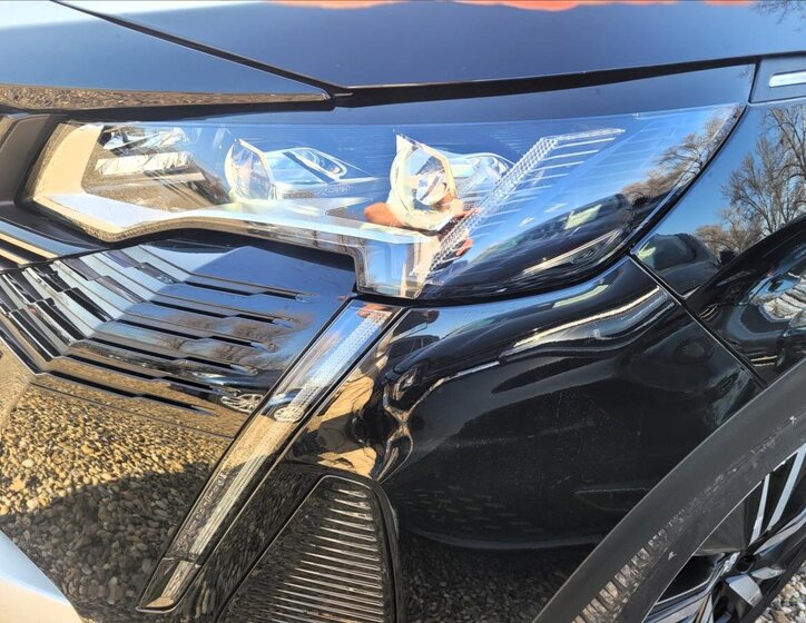 Peugeot 3008 SUV 1,6 l 133 kw