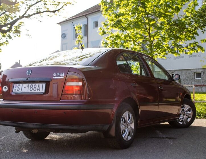 Škoda Octavia Sedan / Limuzína 1,6 l 55 kw