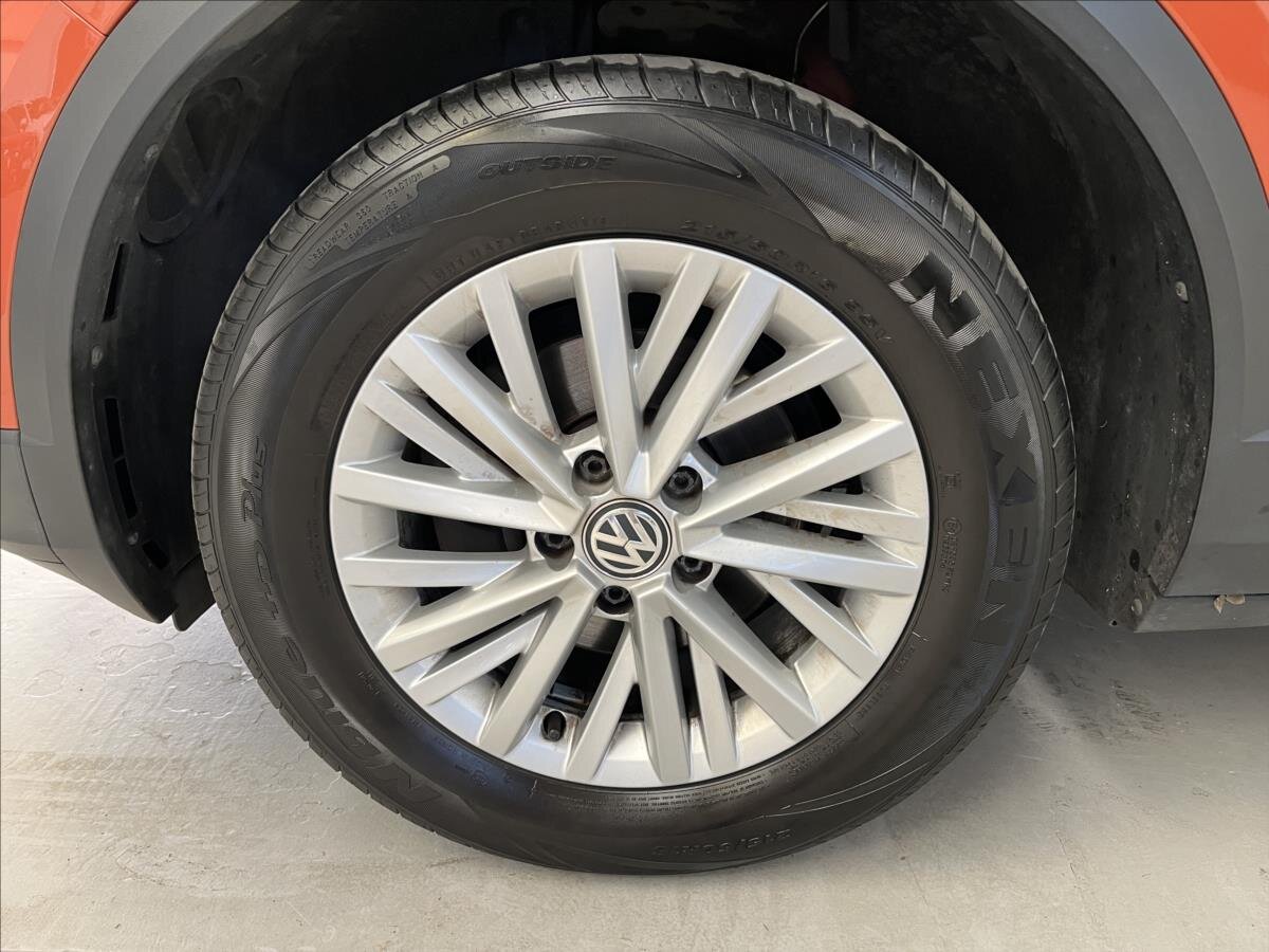 Volkswagen T-Roc SUV / Terénní 1,5 l 110 kw