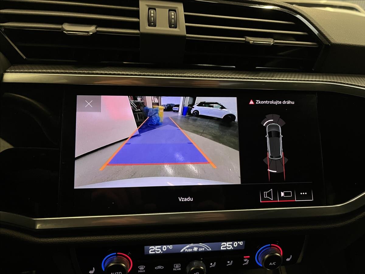 Audi Q3 SUV 1,5 l 110 kw