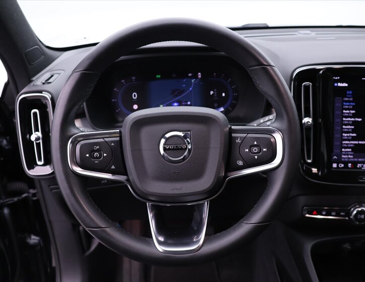 Volvo XC40 SUV 2,0 l 145 kw