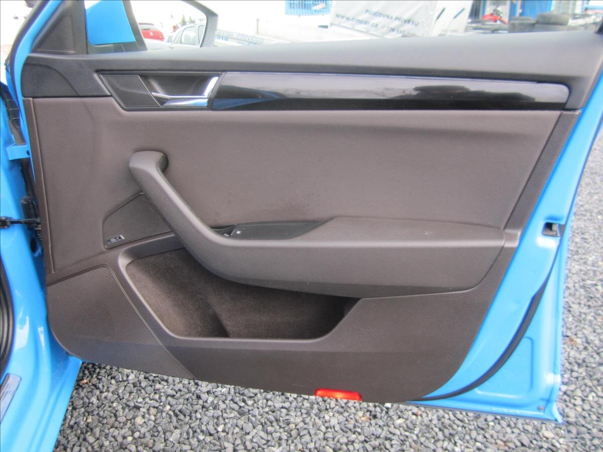 Škoda Superb Liftback 2,0 l 200 kw