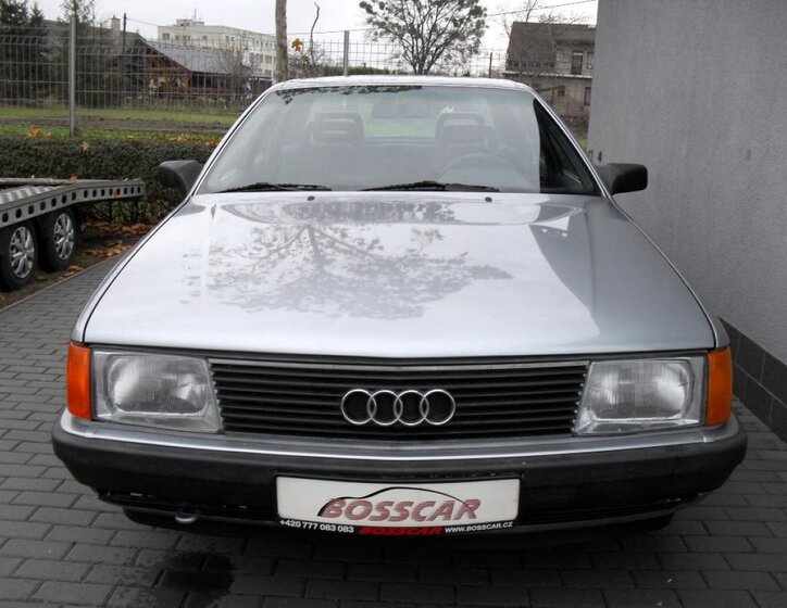 Audi 100 8