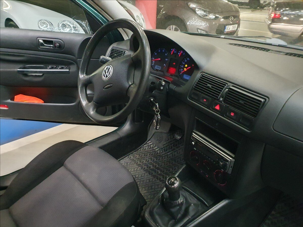 Volkswagen Golf Hatchback 1,6 l 77 kw