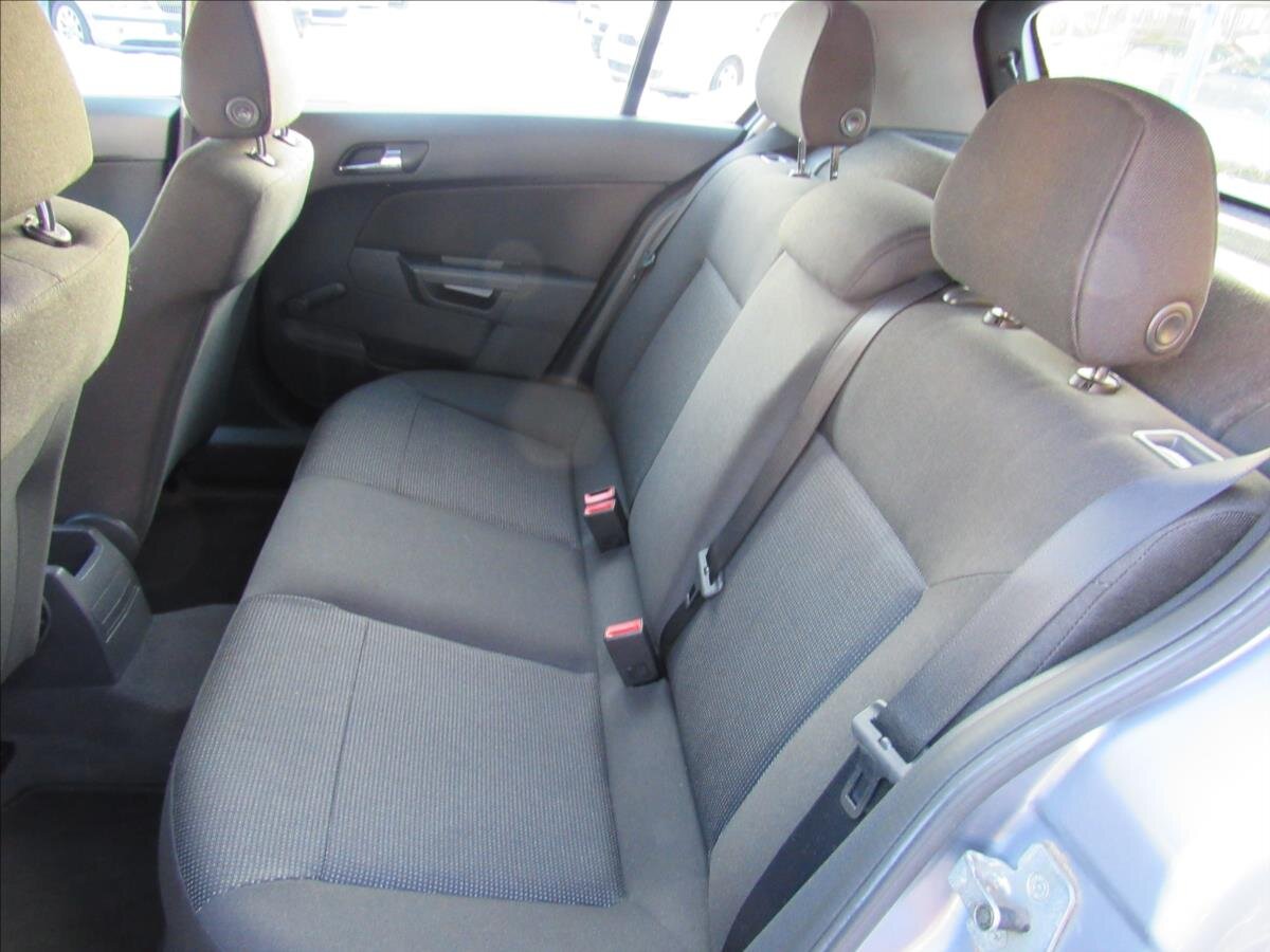 Opel Astra Hatchback 1,4 l 66 kw