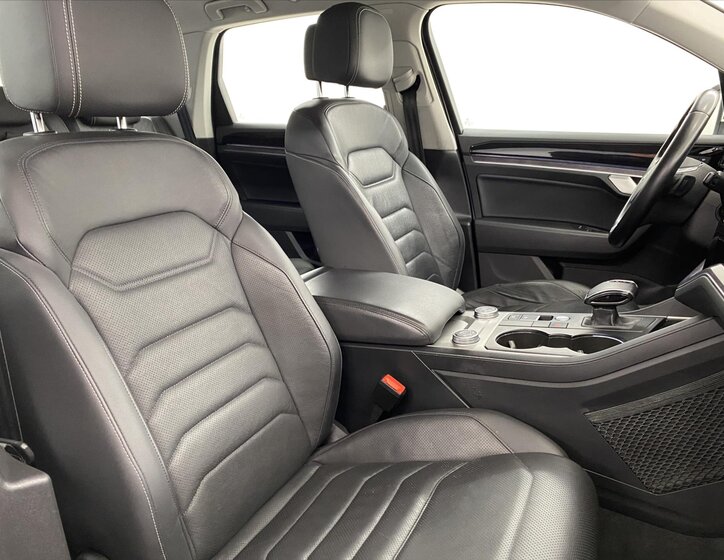 Volkswagen Touareg SUV / Terénní 3,0 l 170 kw