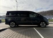 Hyundai Staria 4