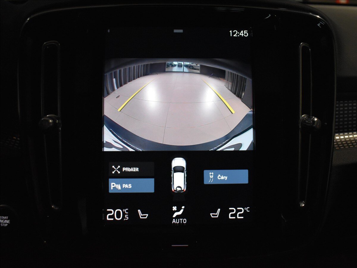 Volvo XC40 SUV 2,0 l 145 kw