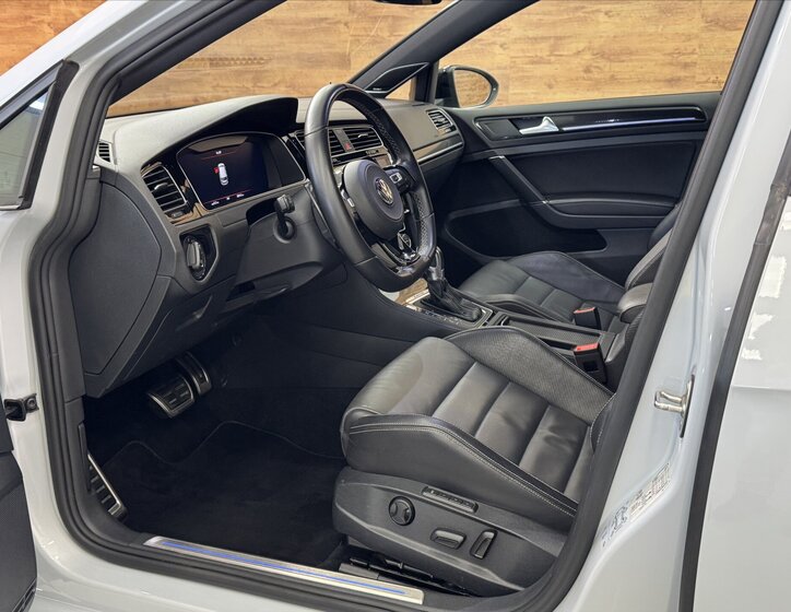 Volkswagen Golf Hatchback 2,0 l 228 kw