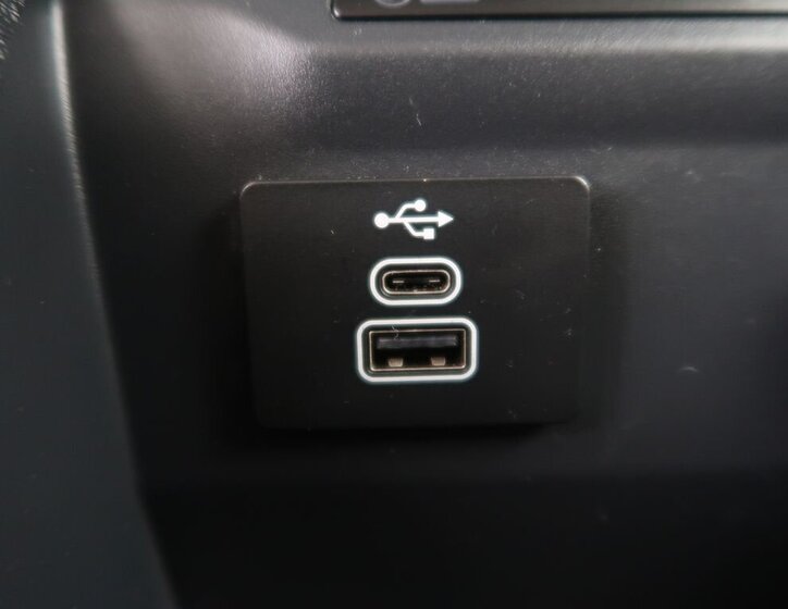 Ford Tourneo Courier VAN / Minibus 999,0 91 kw