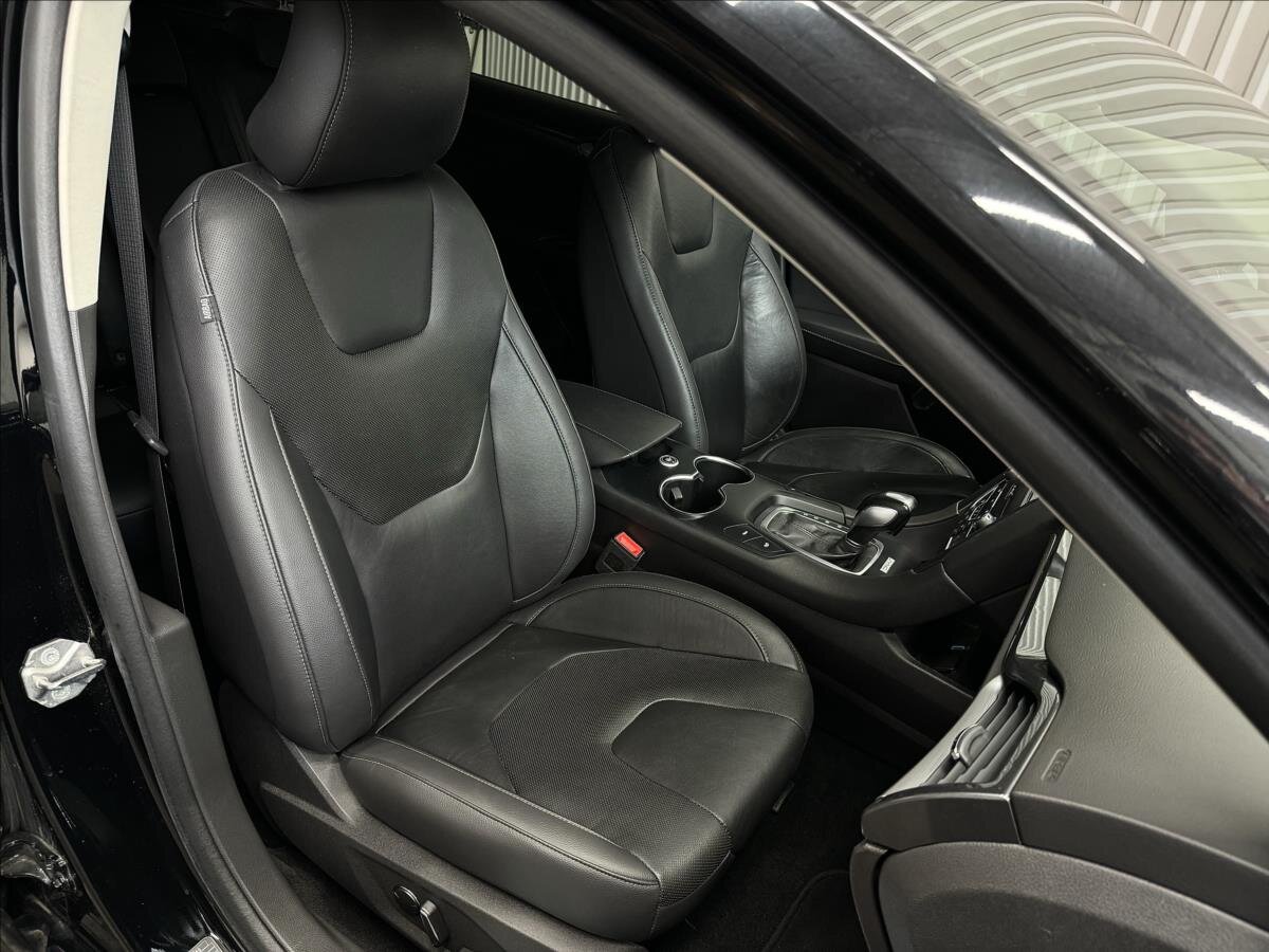 Ford Mondeo Kombi 1,5 l 121 kw