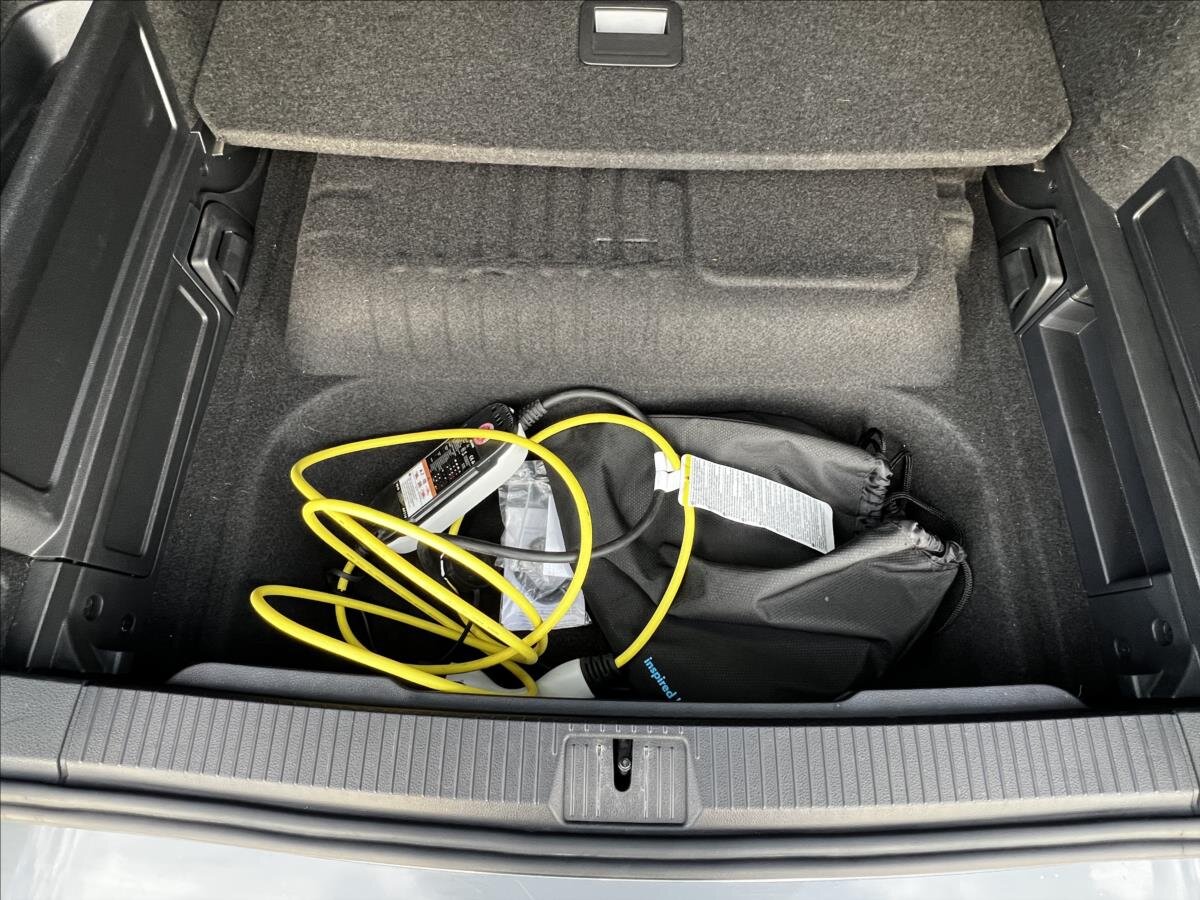 Volkswagen Passat Kombi 1,4 l 160 kw