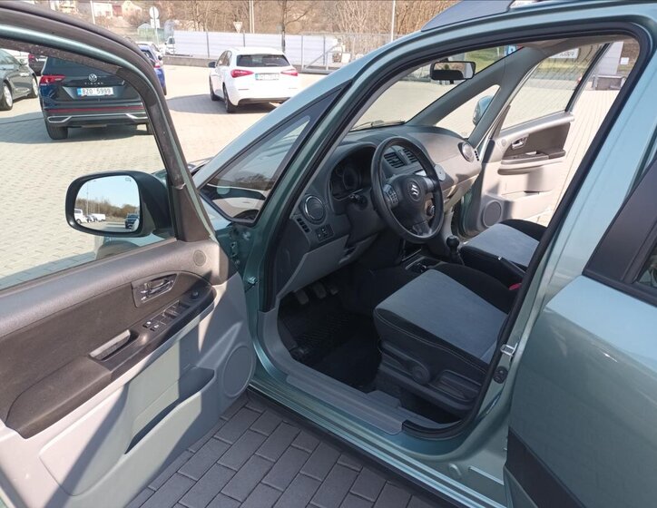 Suzuki SX4 Hatchback 1,6 l 88 kw