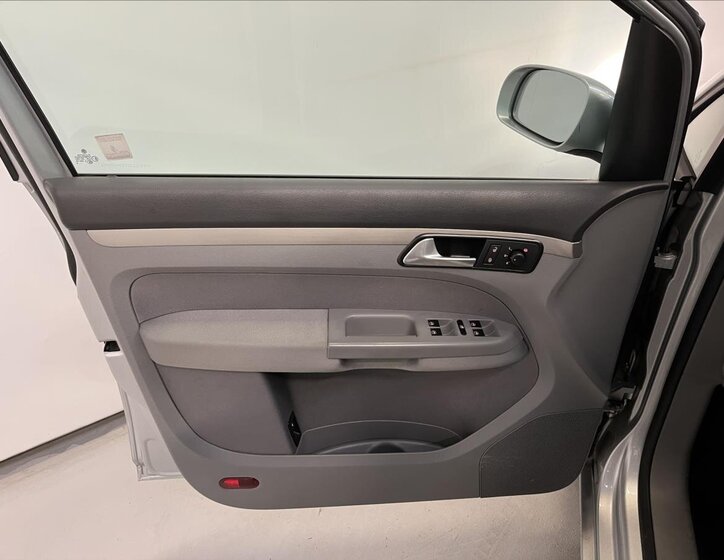 Volkswagen Touran MPV 1,6 l 75 kw