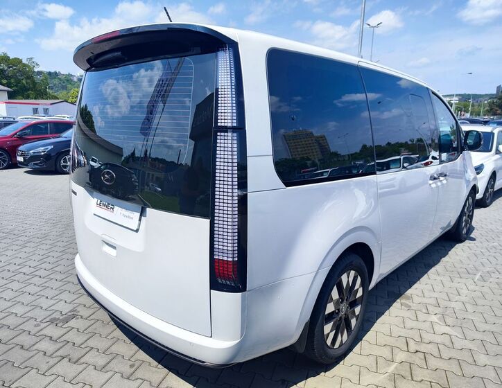 Hyundai Staria 5
