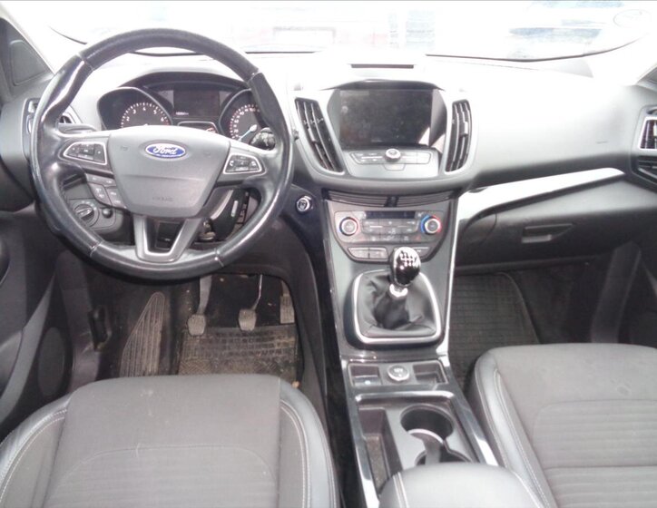Ford Kuga SUV 1,5 l 110 kw