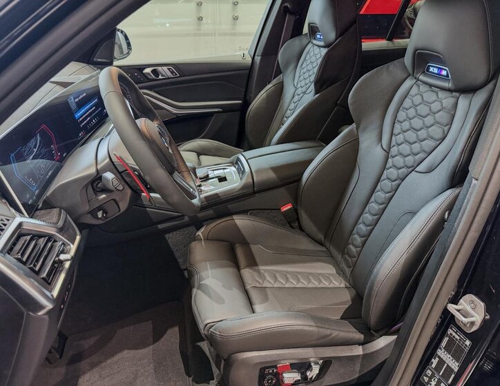 BMW X5 SUV / Terénní 4,4 l 460 kw