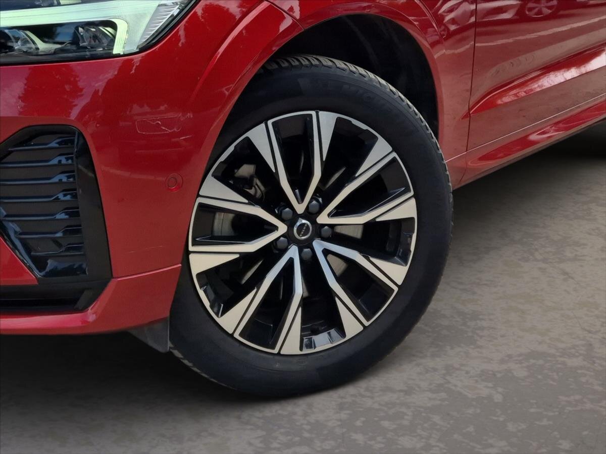 Volvo XC60 SUV / Terénní 2,0 l 145 kw