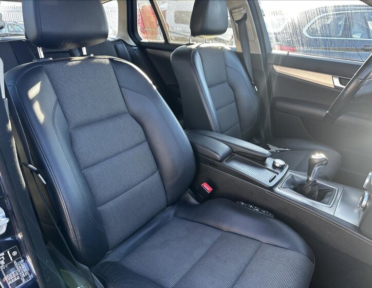 Mercedes-Benz Třídy C Kombi 2,1 l 100 kw