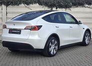 Tesla Model Y 7