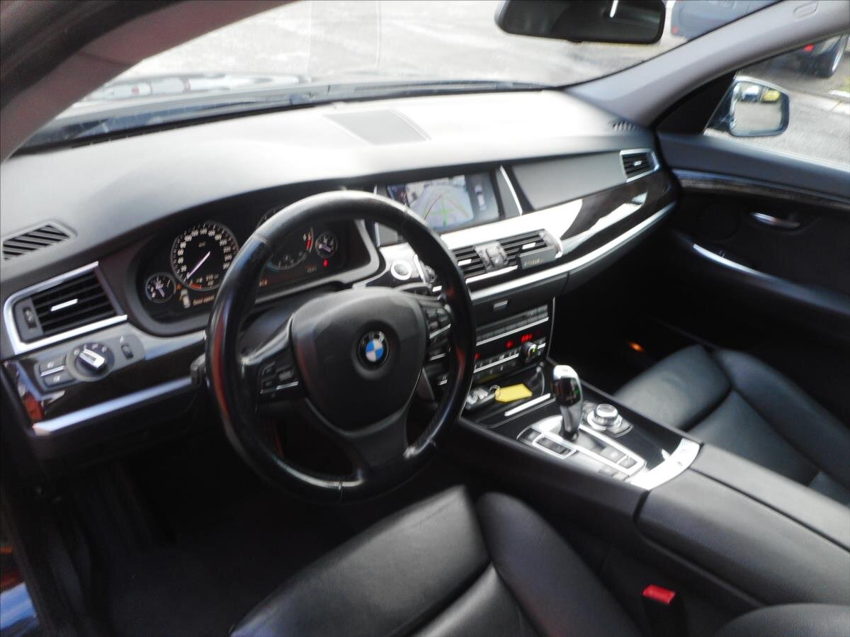 BMW Řada 5 Sedan 3,0 l 220 kw