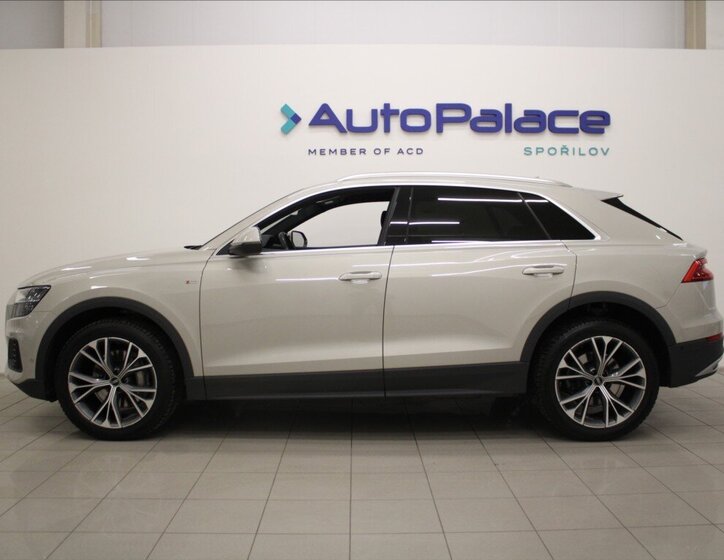 Audi Q8 SUV 3,0 l 210 kw