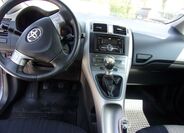 Toyota Auris 15