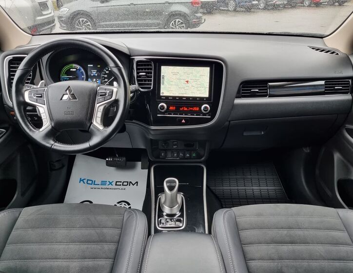 Mitsubishi Outlander 13