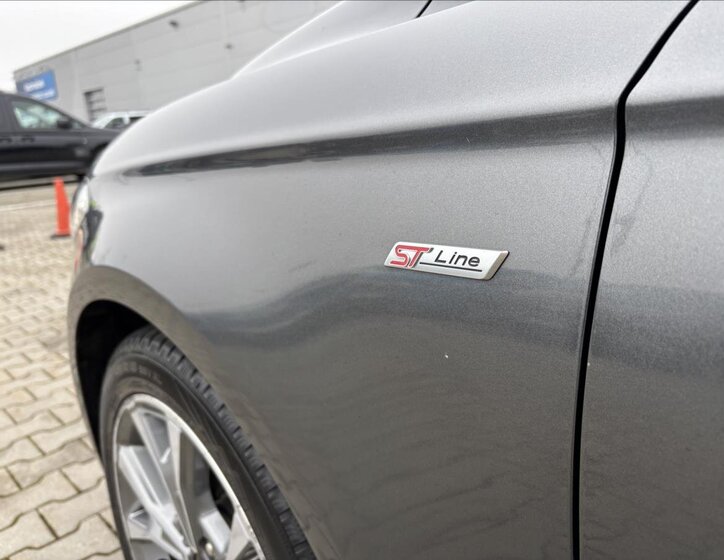 Ford Mondeo Liftback 1,5 l 121 kw