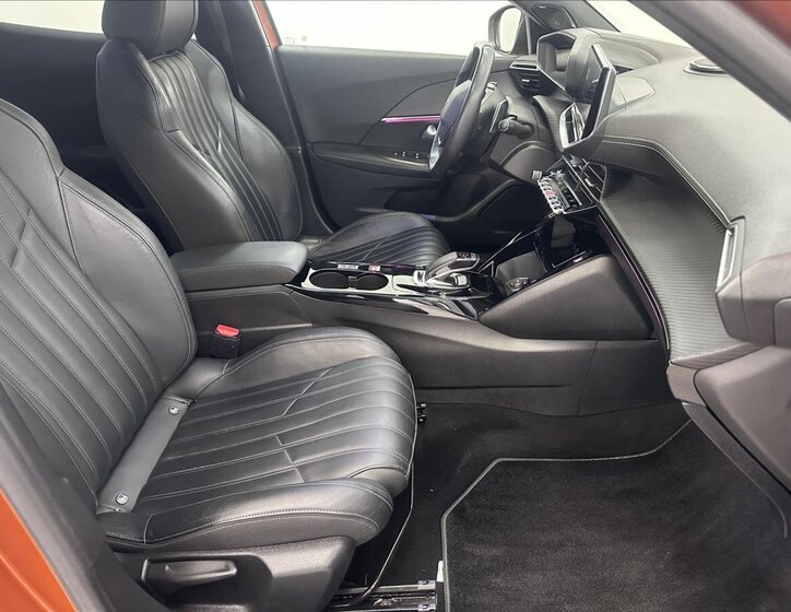 Peugeot 2008 SUV 1,2 l 114 kw