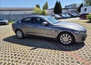 Jaguar XE 3