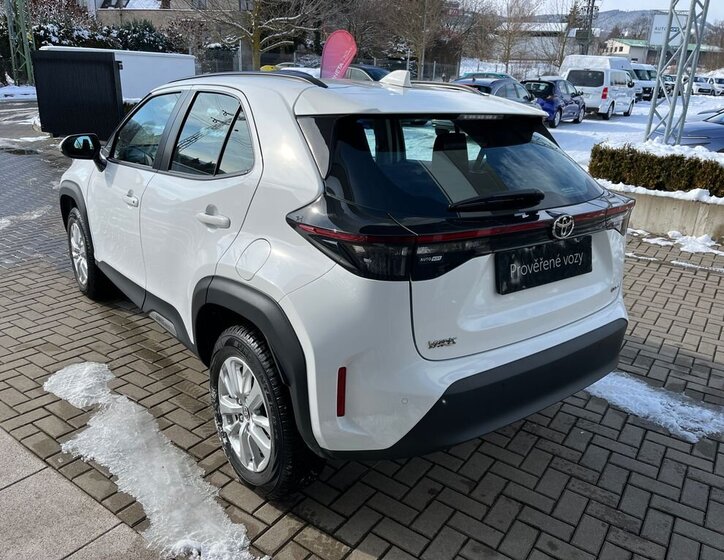 Toyota Yaris Cross SUV 1,5 l 68 kw