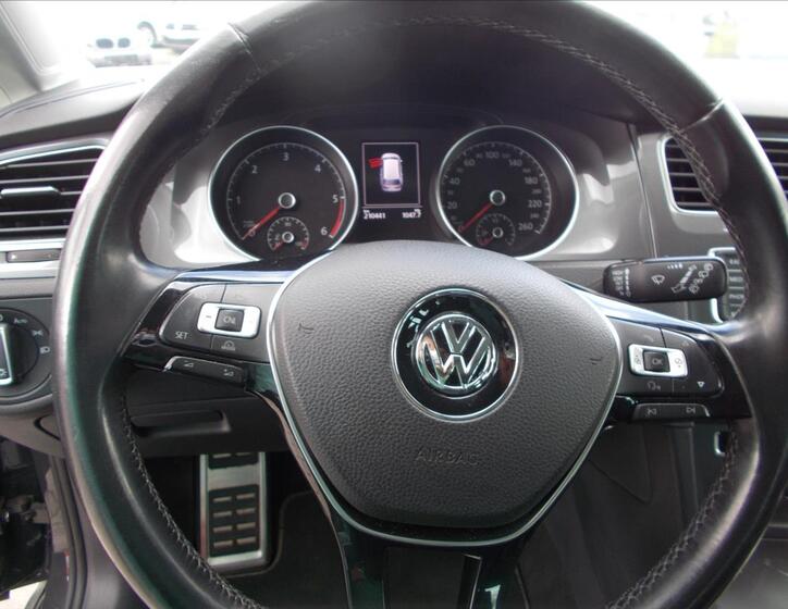 Volkswagen Golf 23
