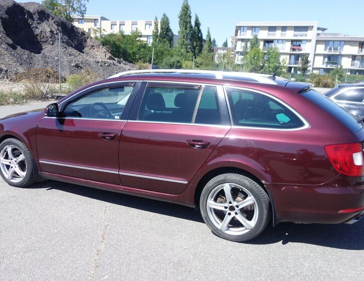 Škoda Superb 9