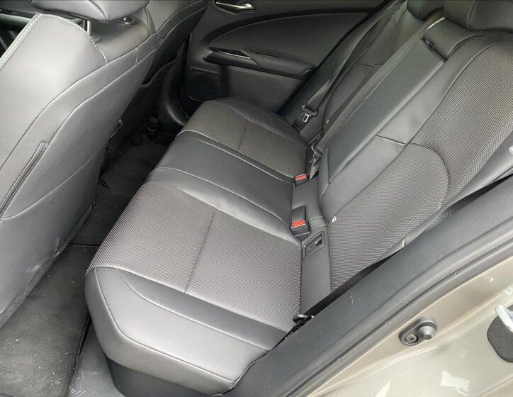 Lexus UX 250h Hatchback 2,0 l 135 kw