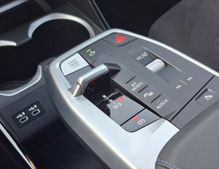 BMW X2 SUV / Terénní 2,0 l 221 kw