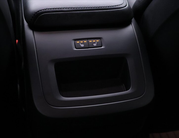 Volvo XC60 SUV / Terénní 2,0 l 173 kw