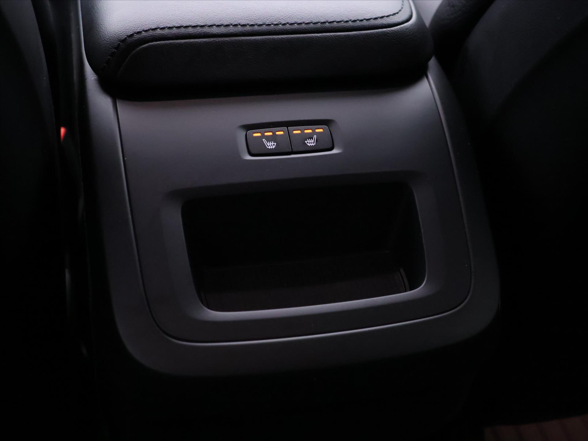 Volvo XC60 SUV / Terénní 2,0 l 173 kw